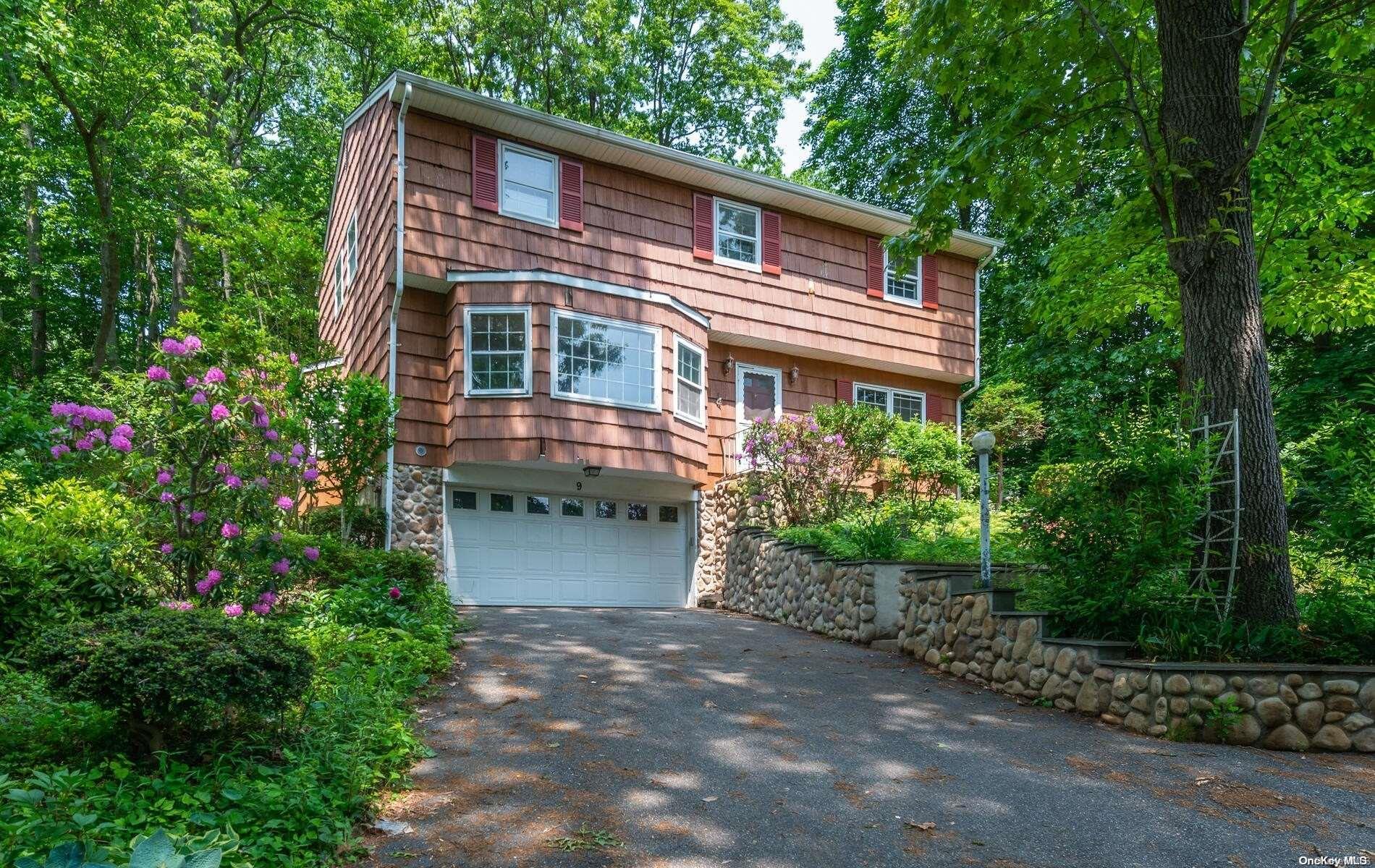 9 Alfred Court, Huntington, NY 11743