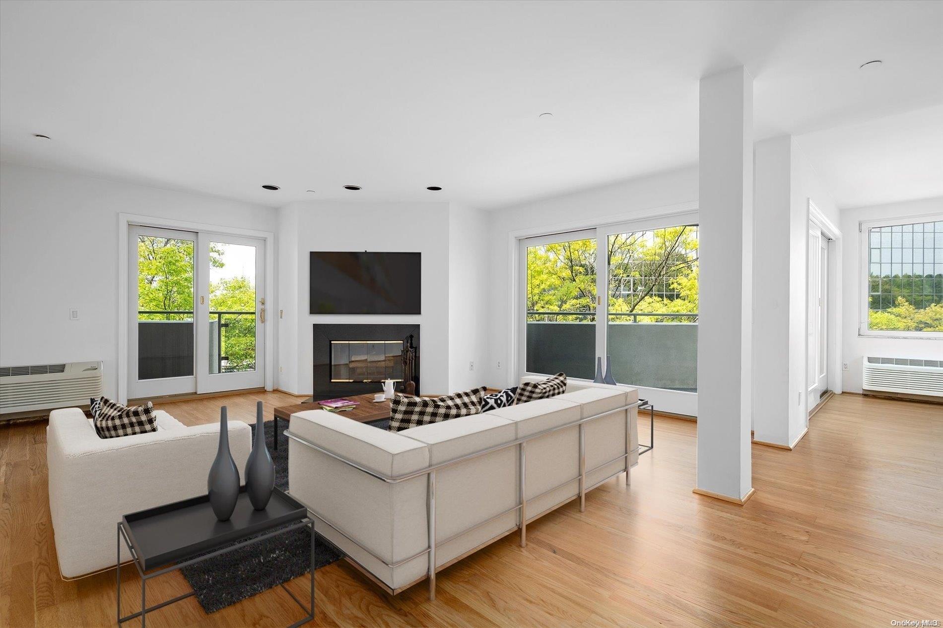 100 Great Neck Road # 4G, Great Neck, NY 11021