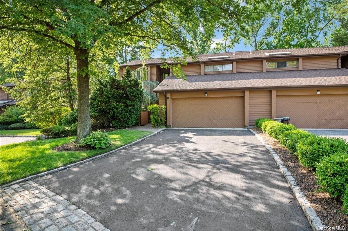 13 Yale Drive # 13, Manhasset, NY 11030