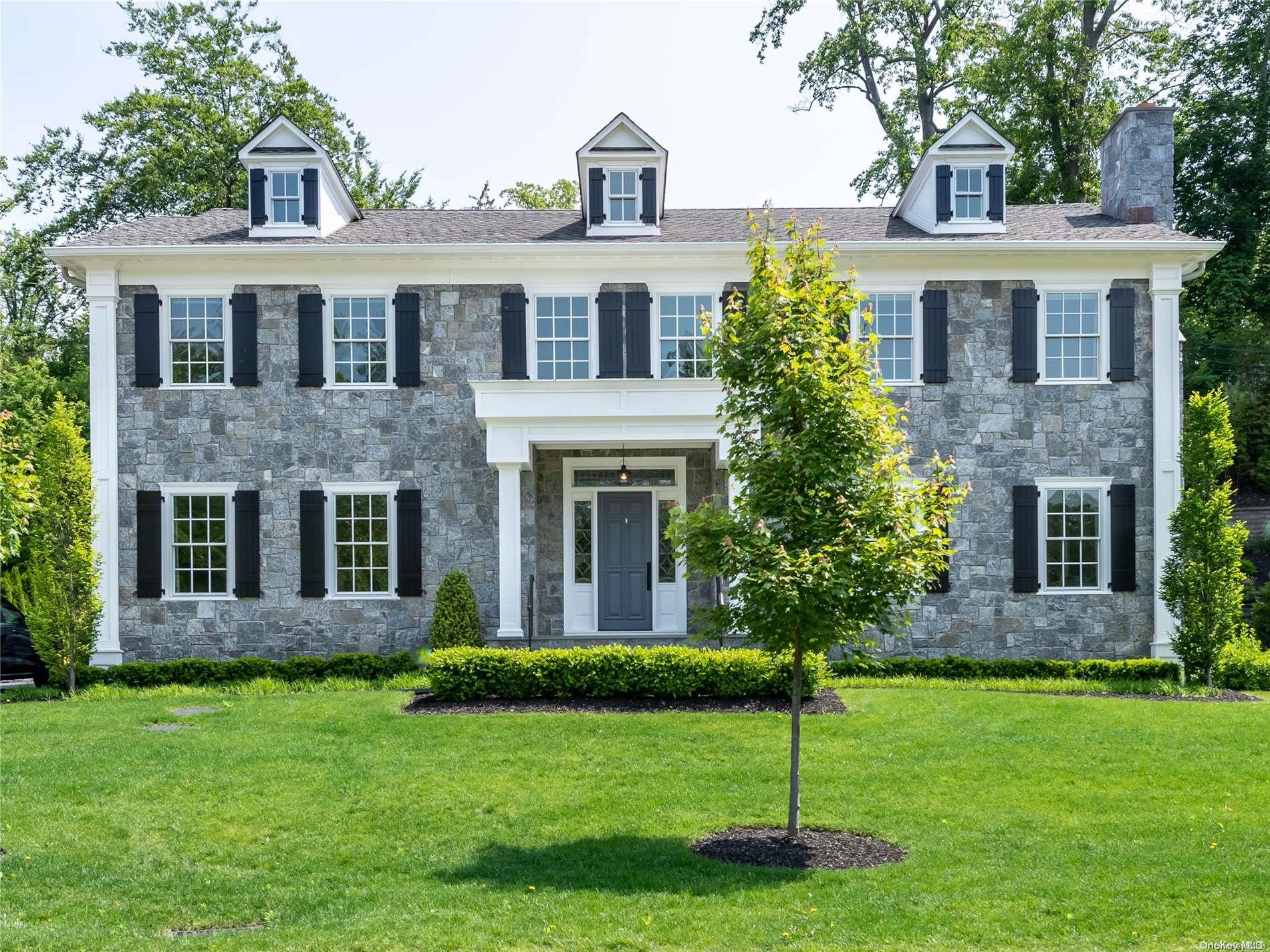 122 Plymouth Court, Manhasset, NY 11030