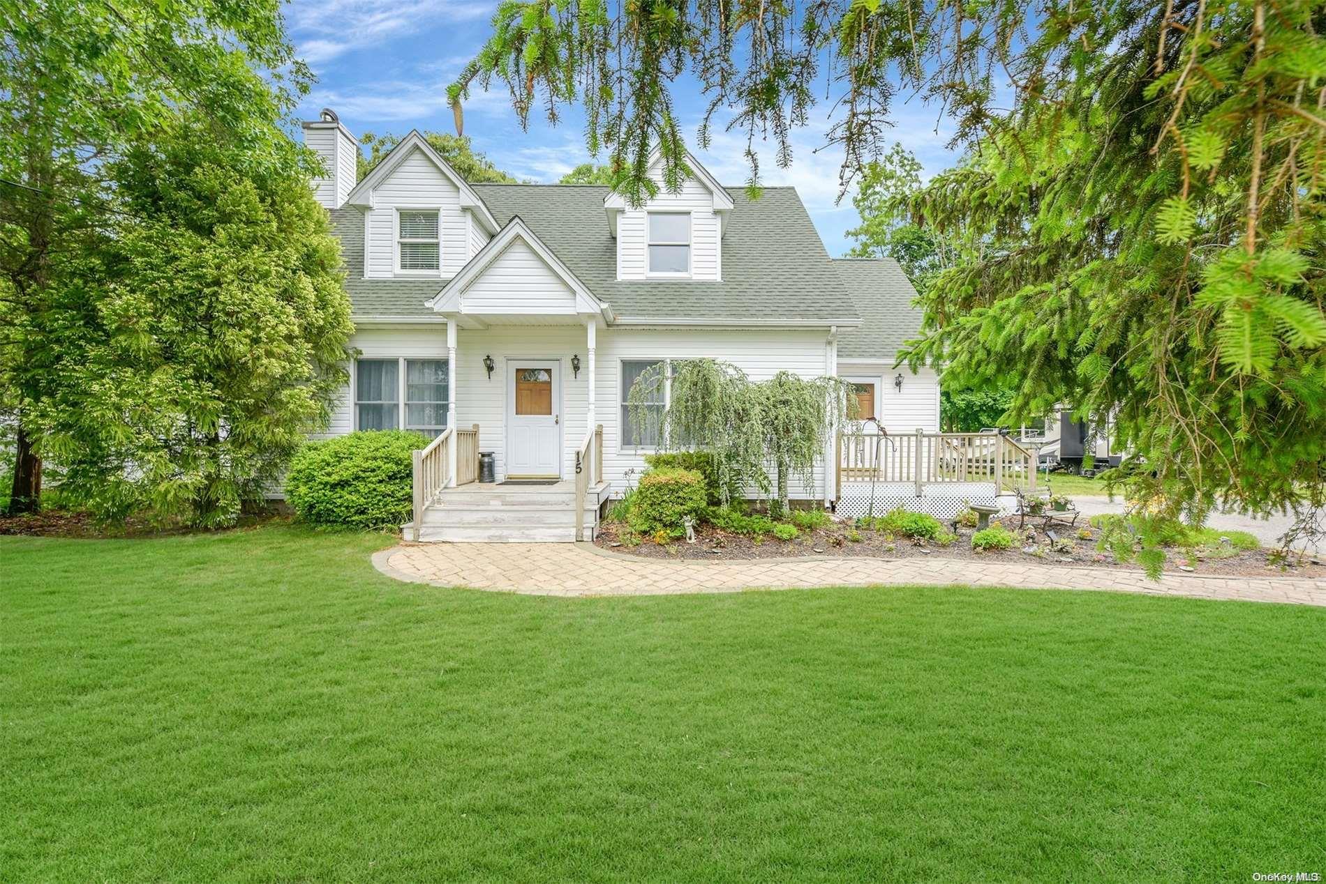 15 Old Manor Road, Eastport, NY 11941