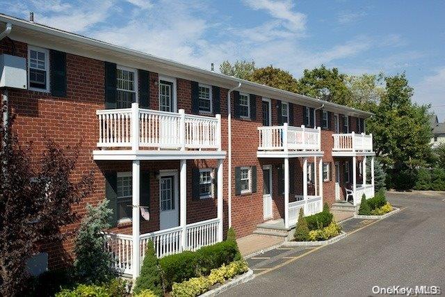 53 S Clinton Avenue # S6, Bay Shore, NY 11706