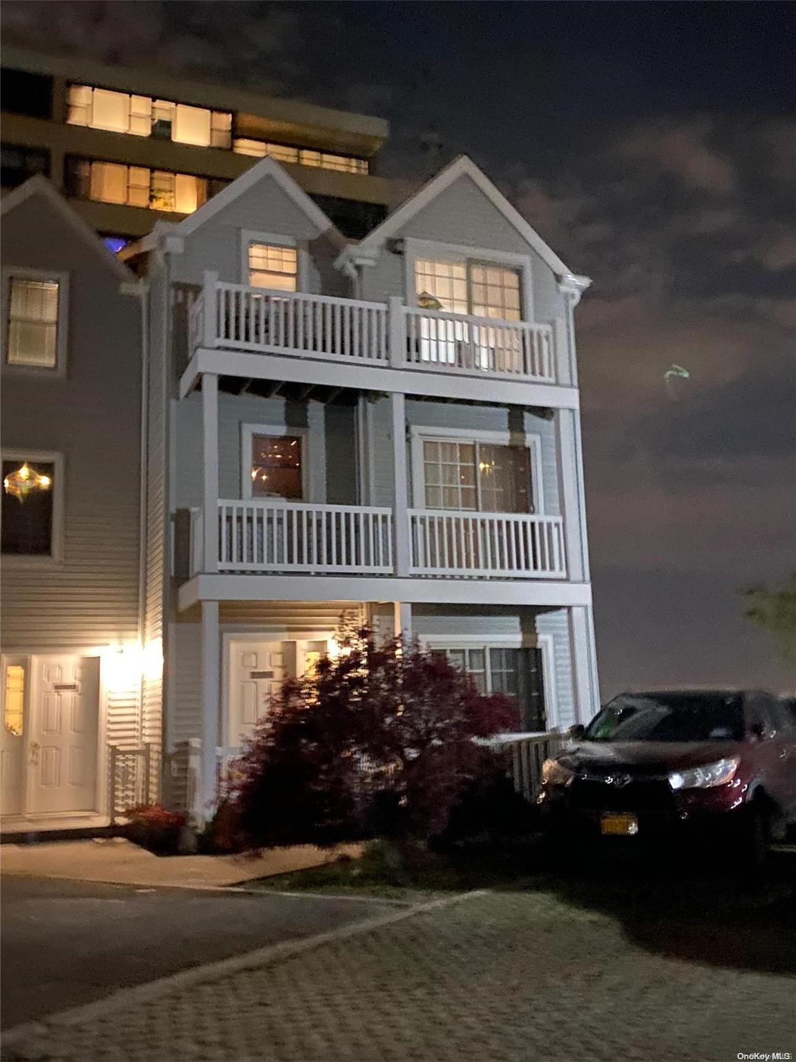 167-23 Powells Cove Blv # 8, Beechhurst, NY 11357