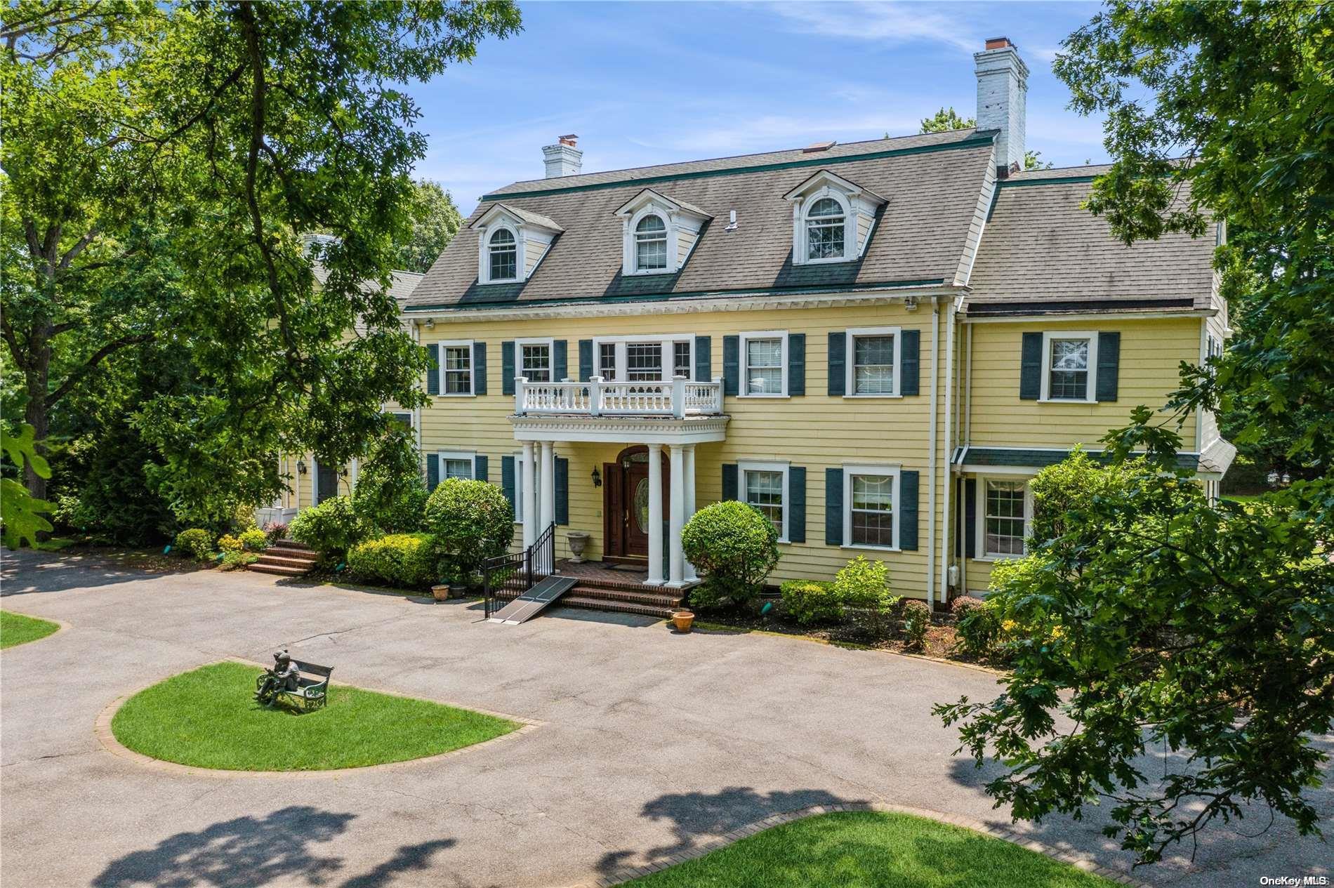 105 Everit Avenue, Hewlett Bay Park, NY 11557