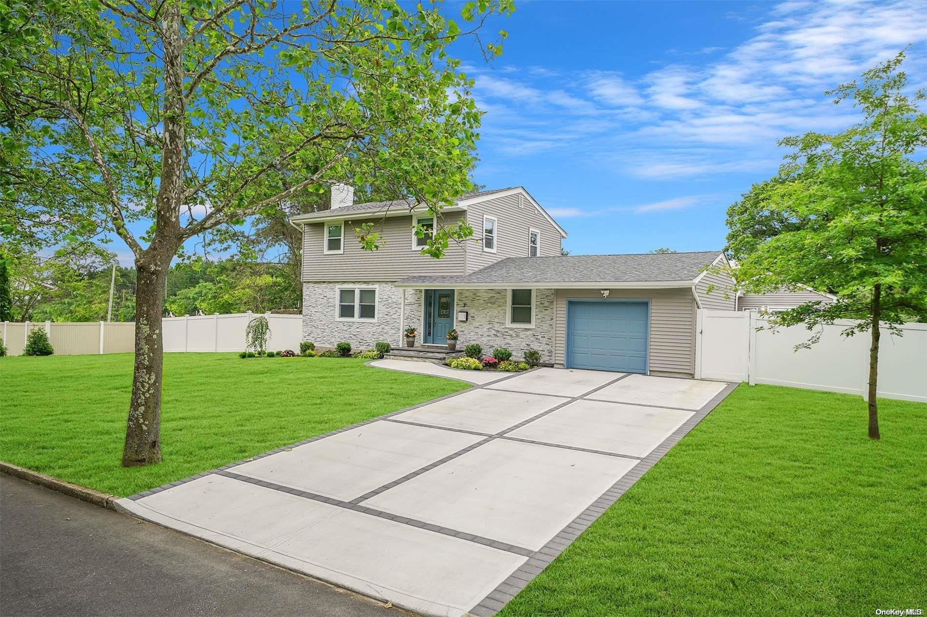 3 Milligan Street, Dix Hills, NY 11746