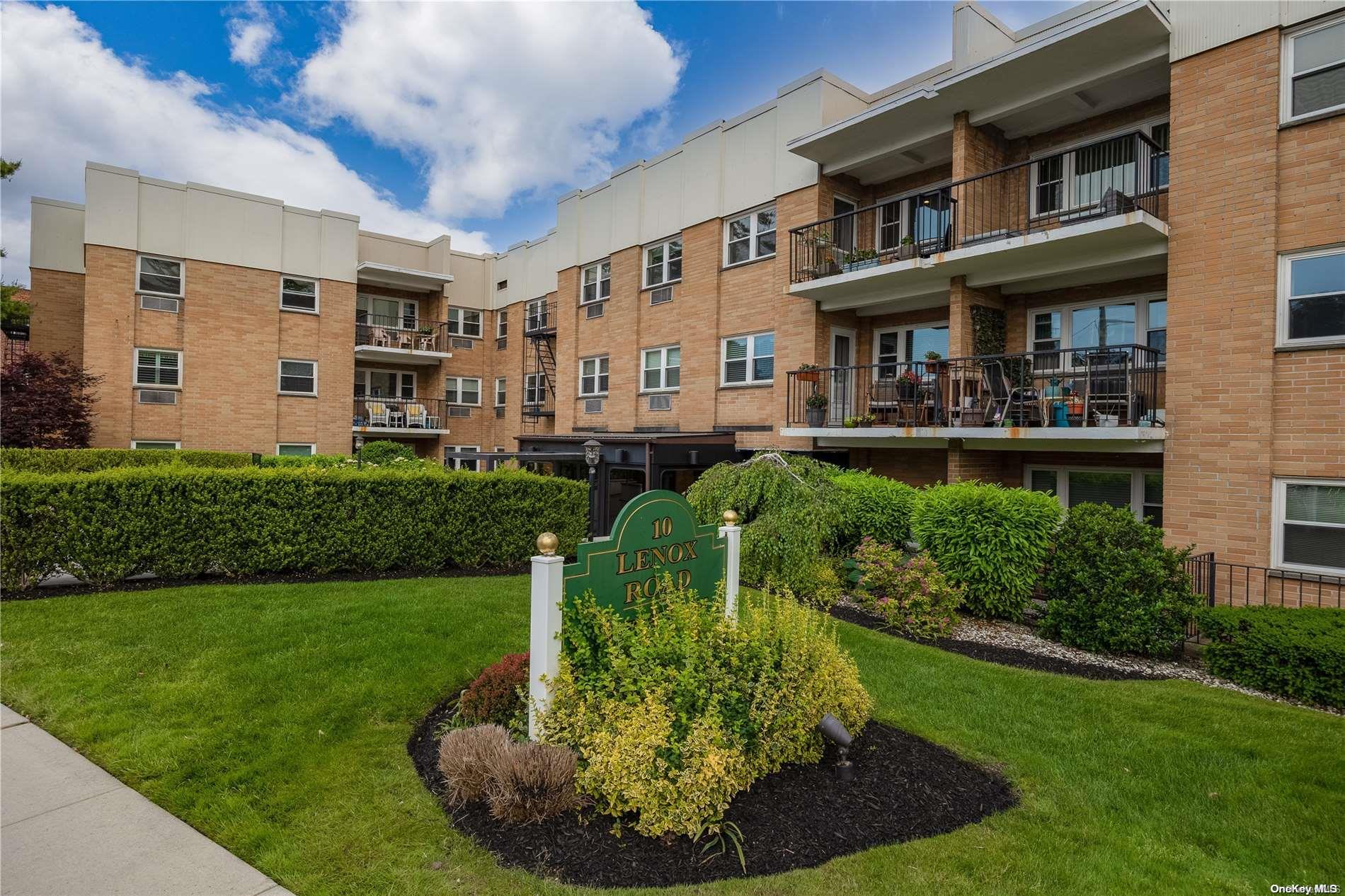 10 Lenox Road # 3G, Rockville Centre, NY 11570