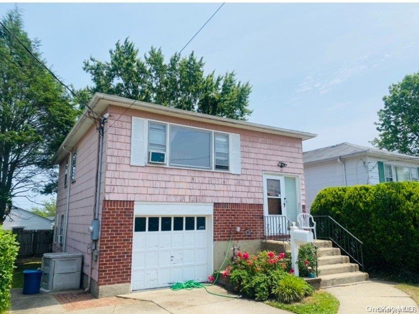 14 S Marwood Road, Port Washington, NY 11050