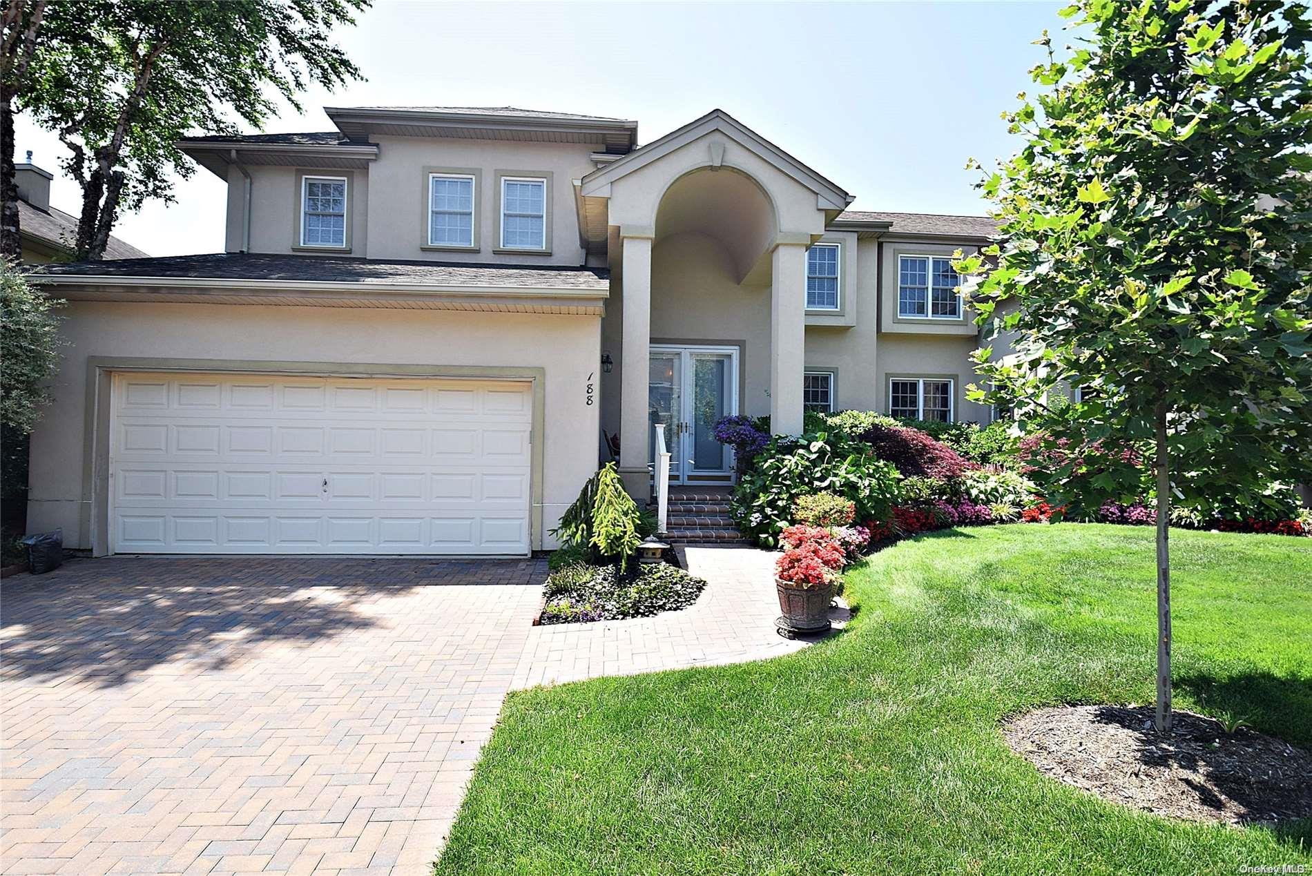 188 Montecito Crescent # 188, Melville, NY 11747