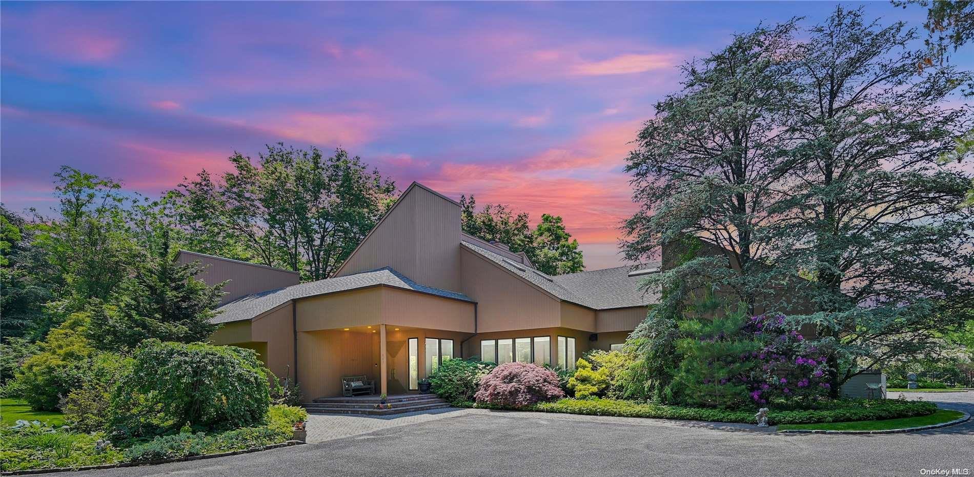 203 Brookville Road, Brookville, NY 11545