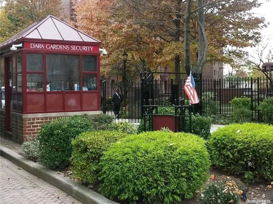 150-29 72 Road # 4H, Kew Garden Hills, NY 11367