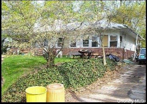 19 Cumberland Avenue, Great Neck, NY 11020