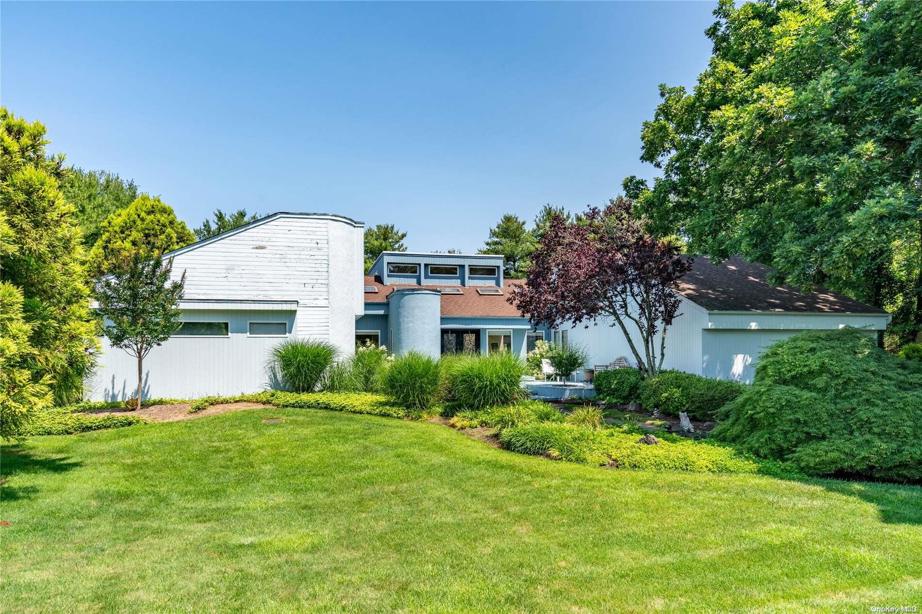 3 The Grasslands, Woodbury, NY 11797