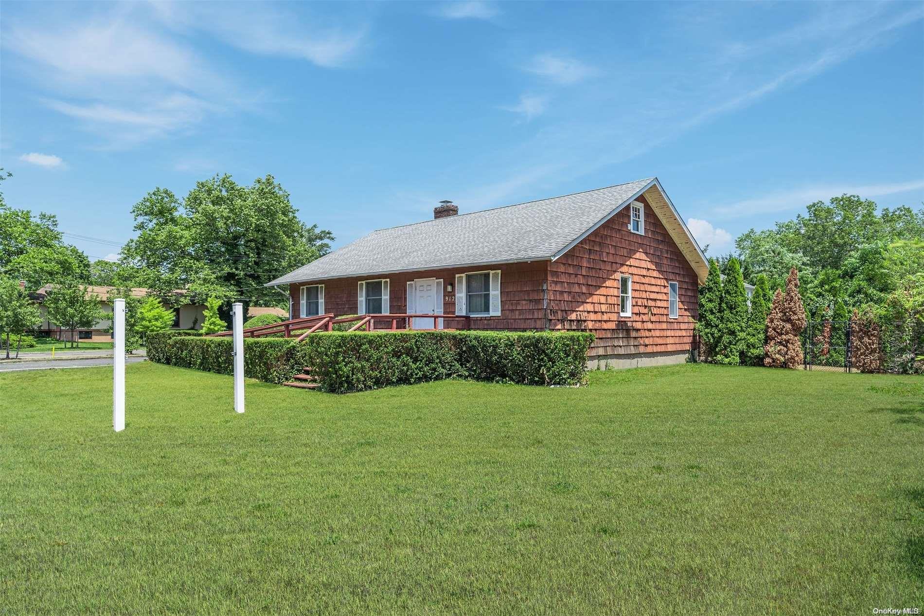 912 Roanoke Avenue, Riverhead, NY 11901