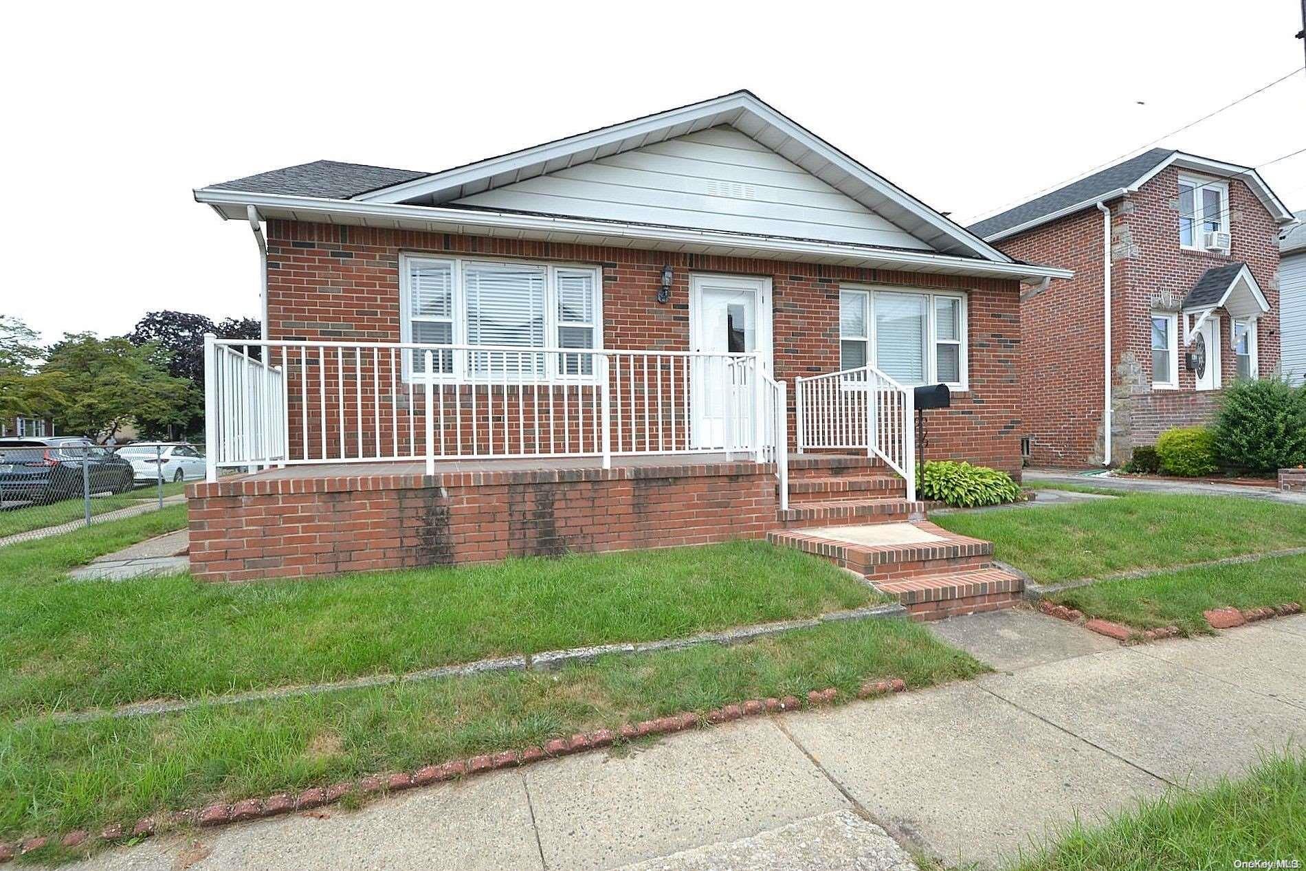 60 Mckee Street, Floral Park, NY 11001