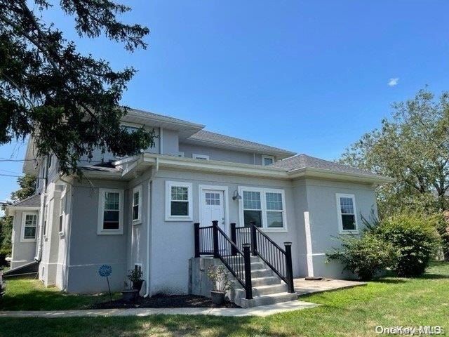 15 South Saxon Avenue # 3, Bay Shore, NY 11706