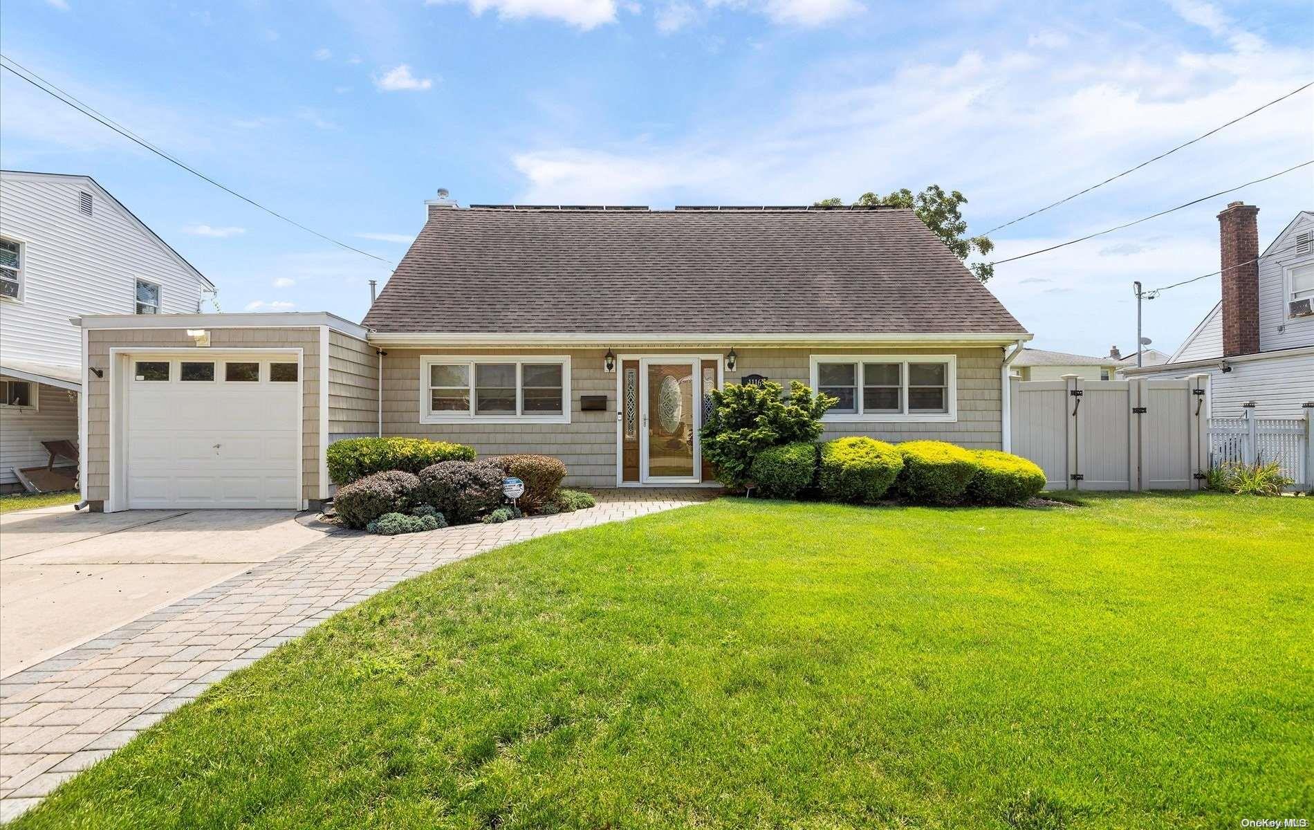 1116 Hastings Parkway, Baldwin, NY 11510