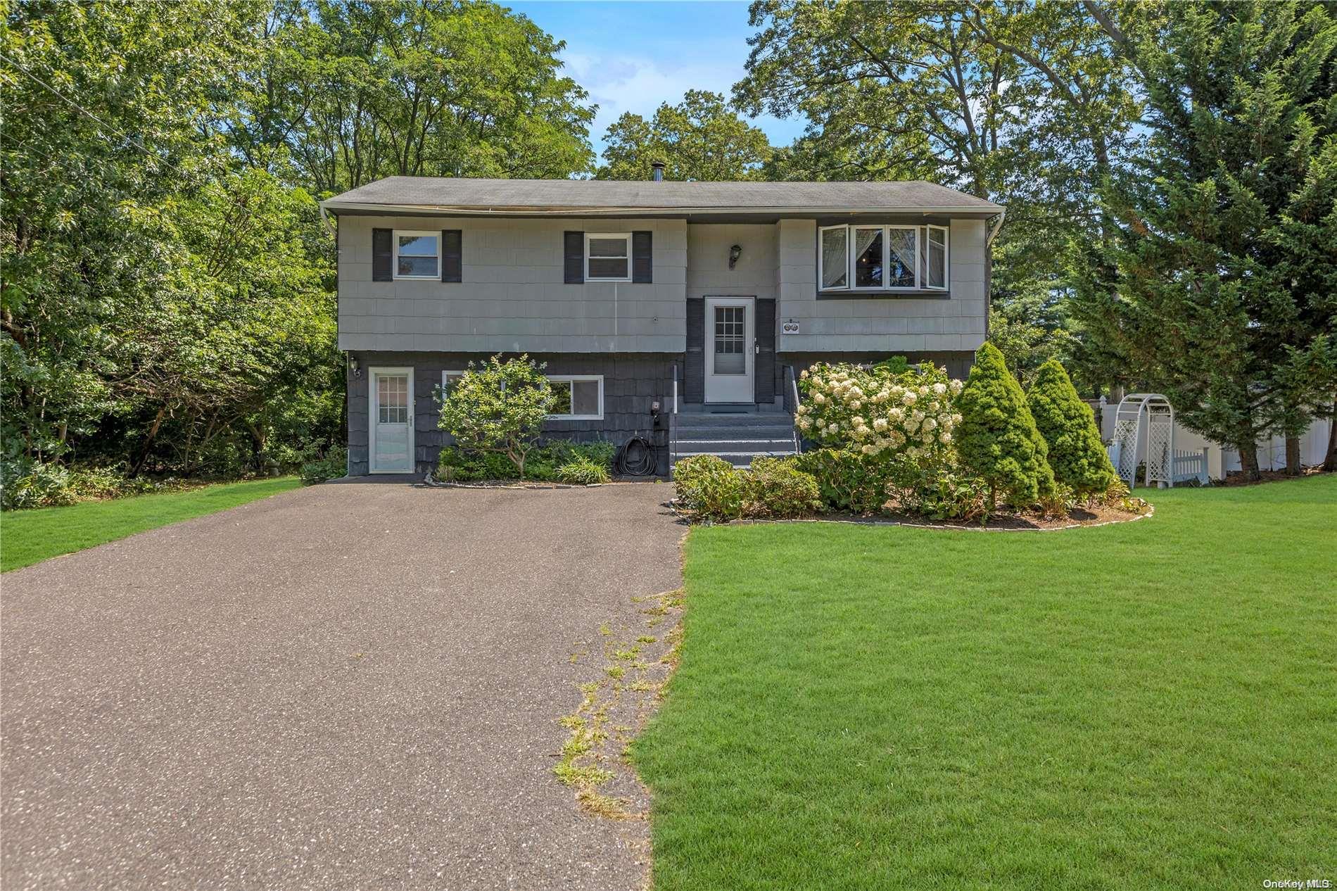 2391 Chestnut Avenue, Ronkonkoma, NY 11779