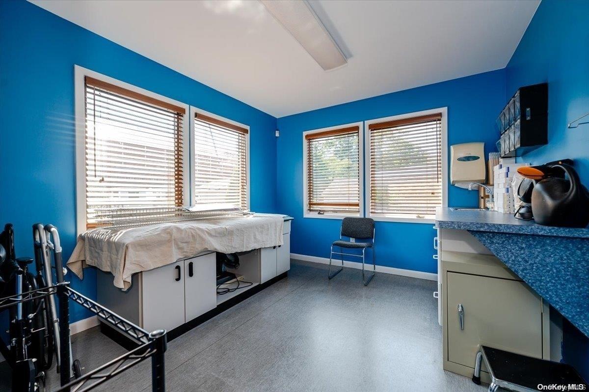 800 Montauk Highway, West Islip, NY 11795