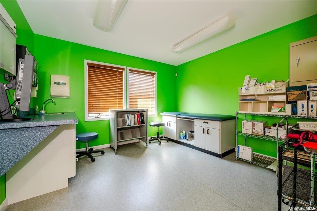 800 Montauk Highway, West Islip, NY 11795