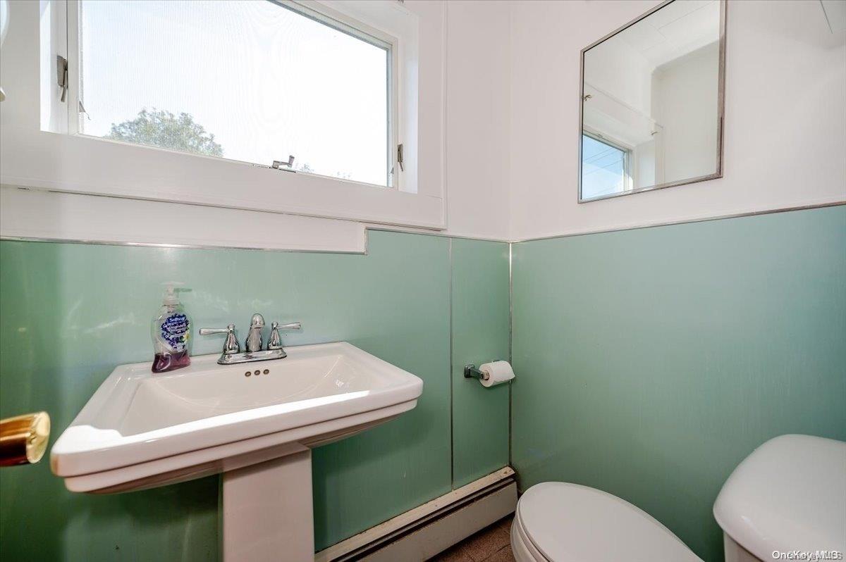 800 Montauk Highway, West Islip, NY 11795