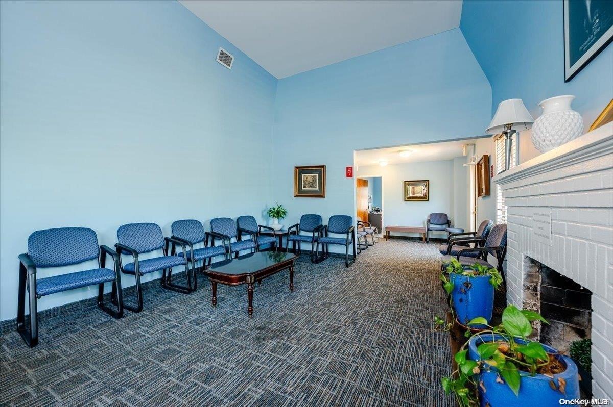 800 Montauk Highway, West Islip, NY 11795