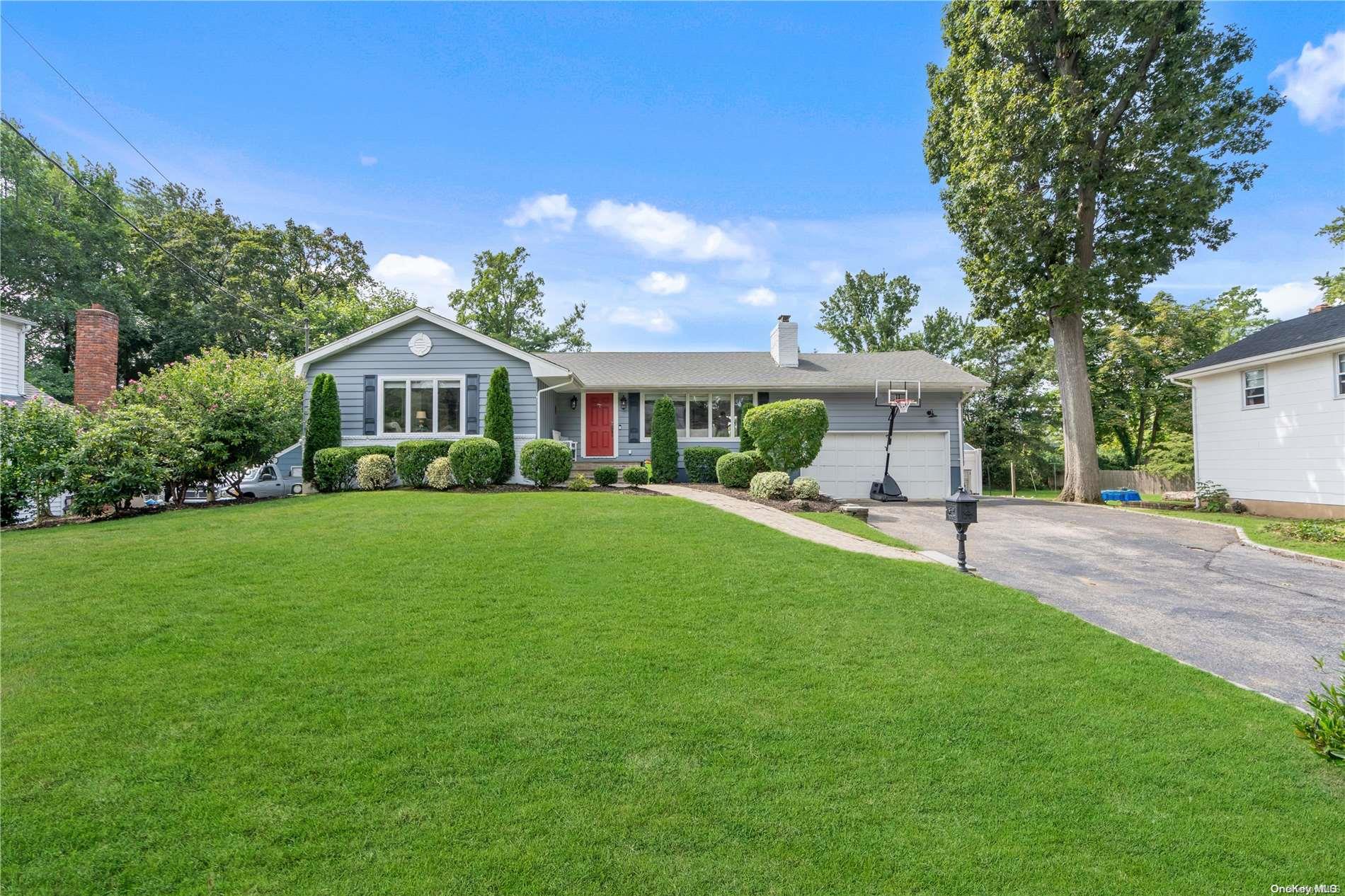 26 Hickory Road, Bayville, NY 11709