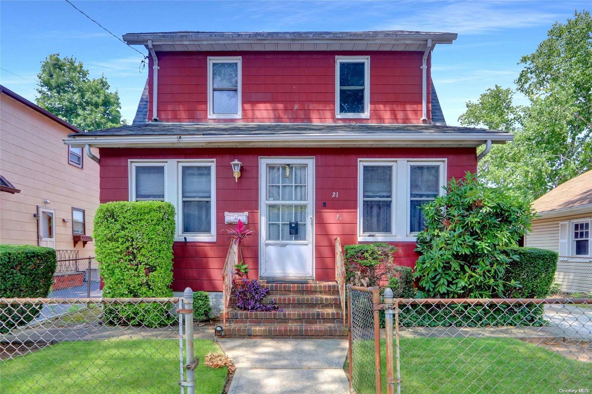 21 Elizabeth Street, Floral Park, NY 11001