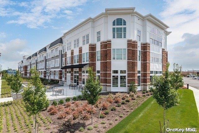 75 E Hoffman Avenue # 3077, Lindenhurst, NY 11757