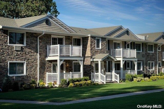 6 Williams Boulevard # 6-2D, Lake Grove, NY 11755