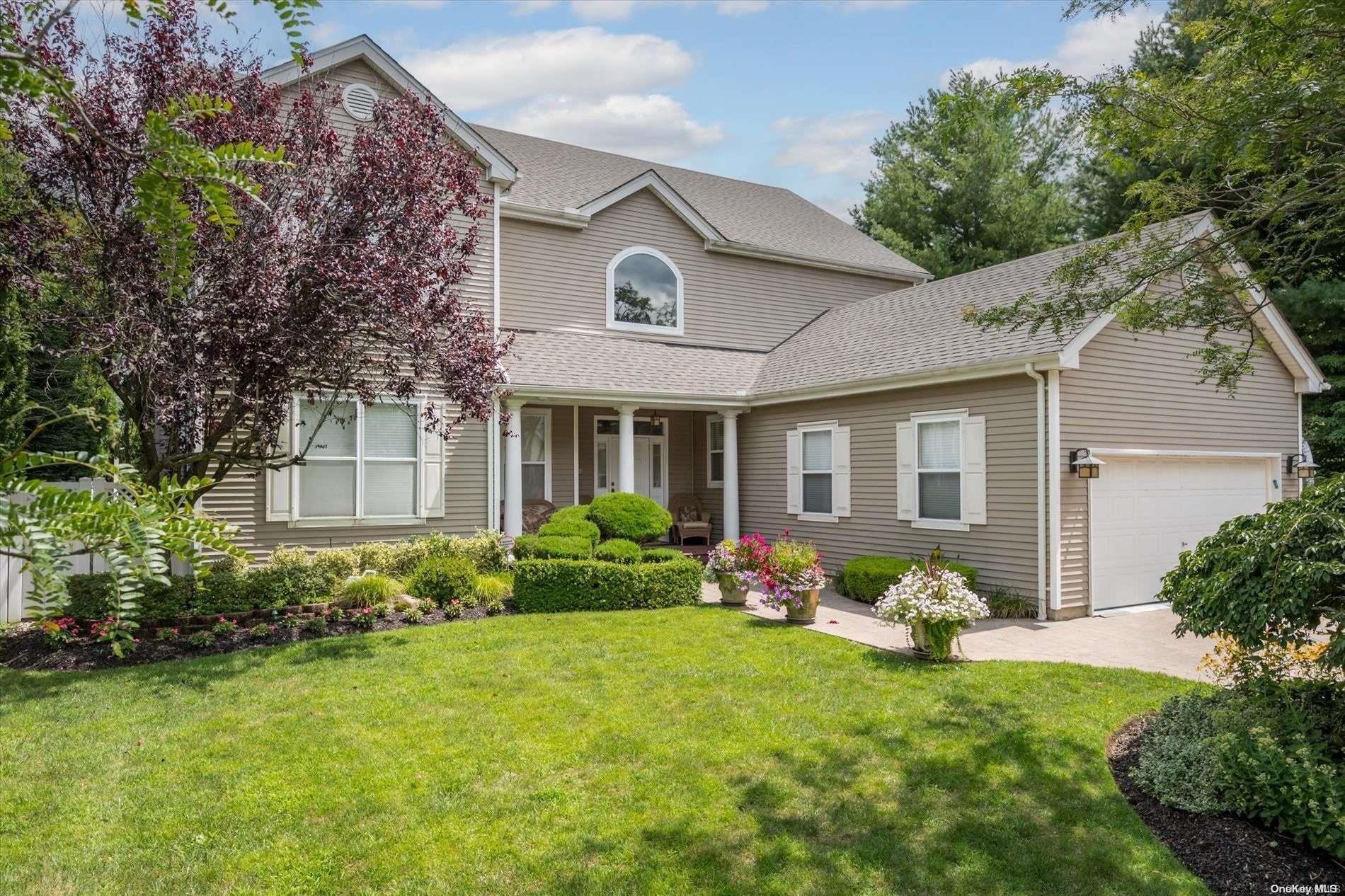 27 Mcgovern Drive, Melville, NY 11747