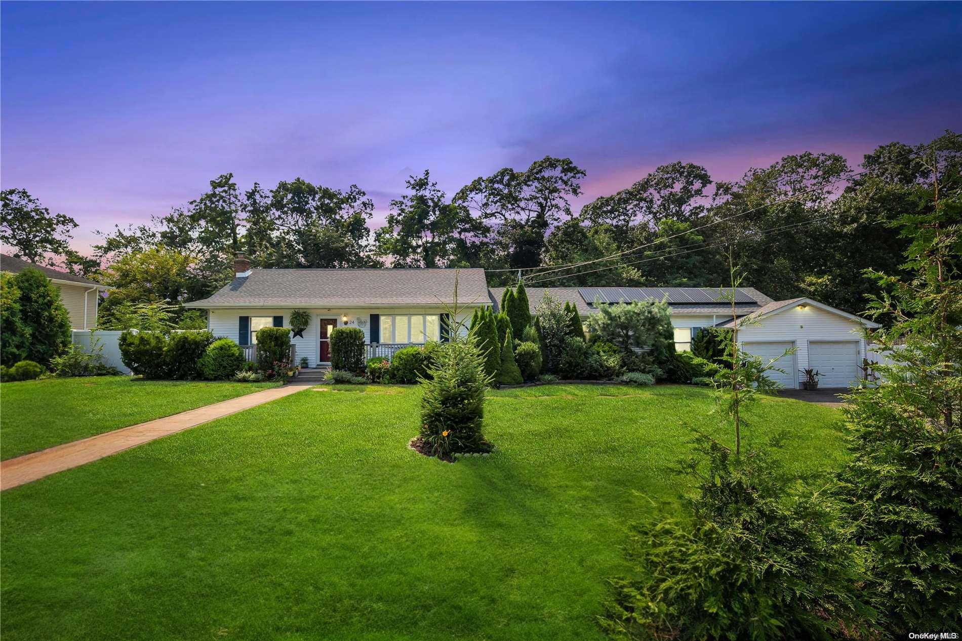 24 Lincoln Avenue, Ronkonkoma, NY 11779