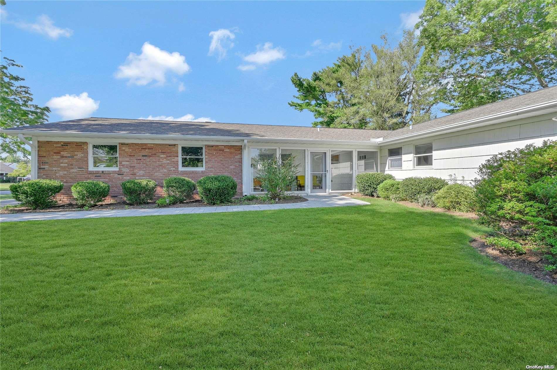 15 Bowen Place, Stony Brook, NY 11790