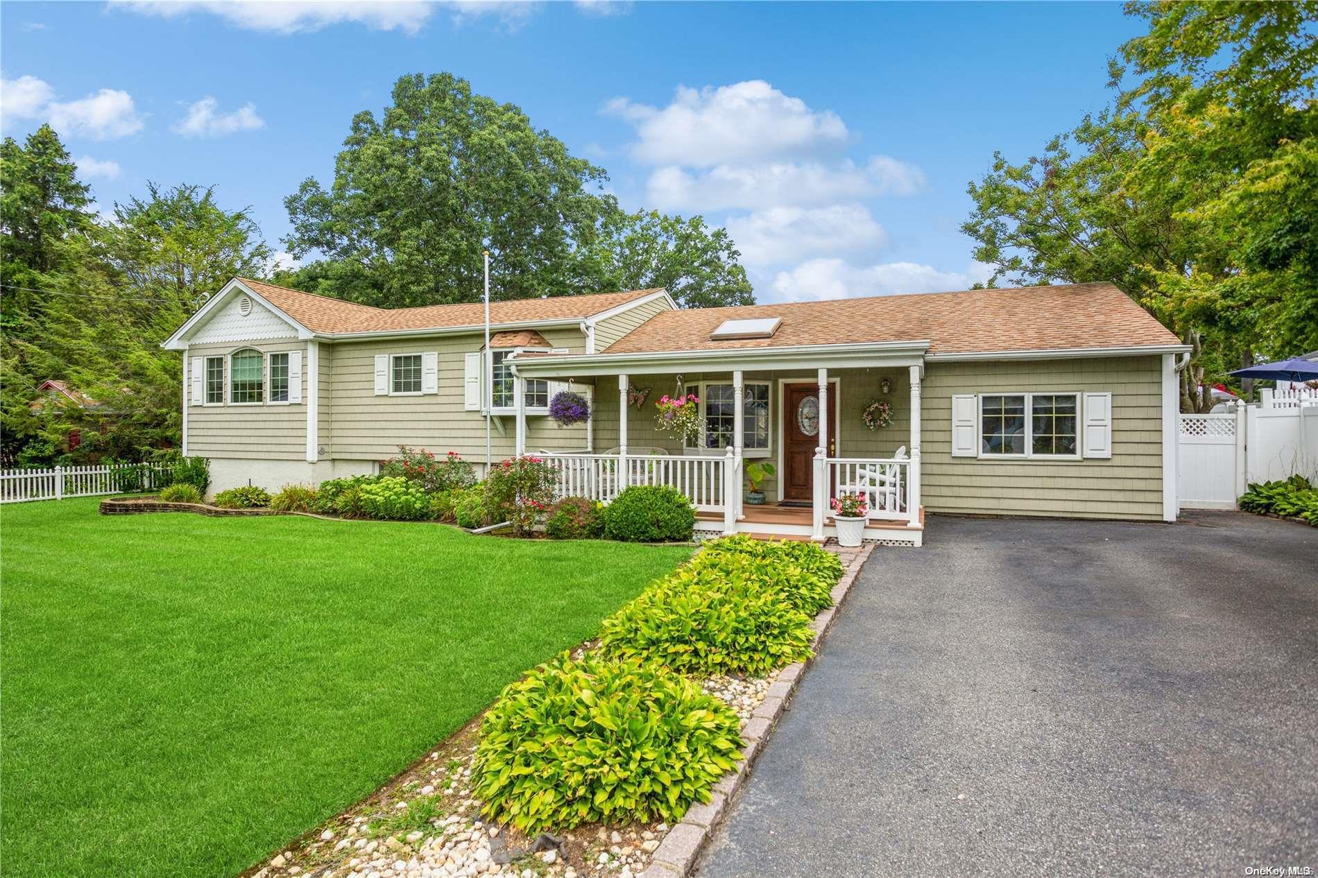 211 Deer Road, Ronkonkoma, NY 11779