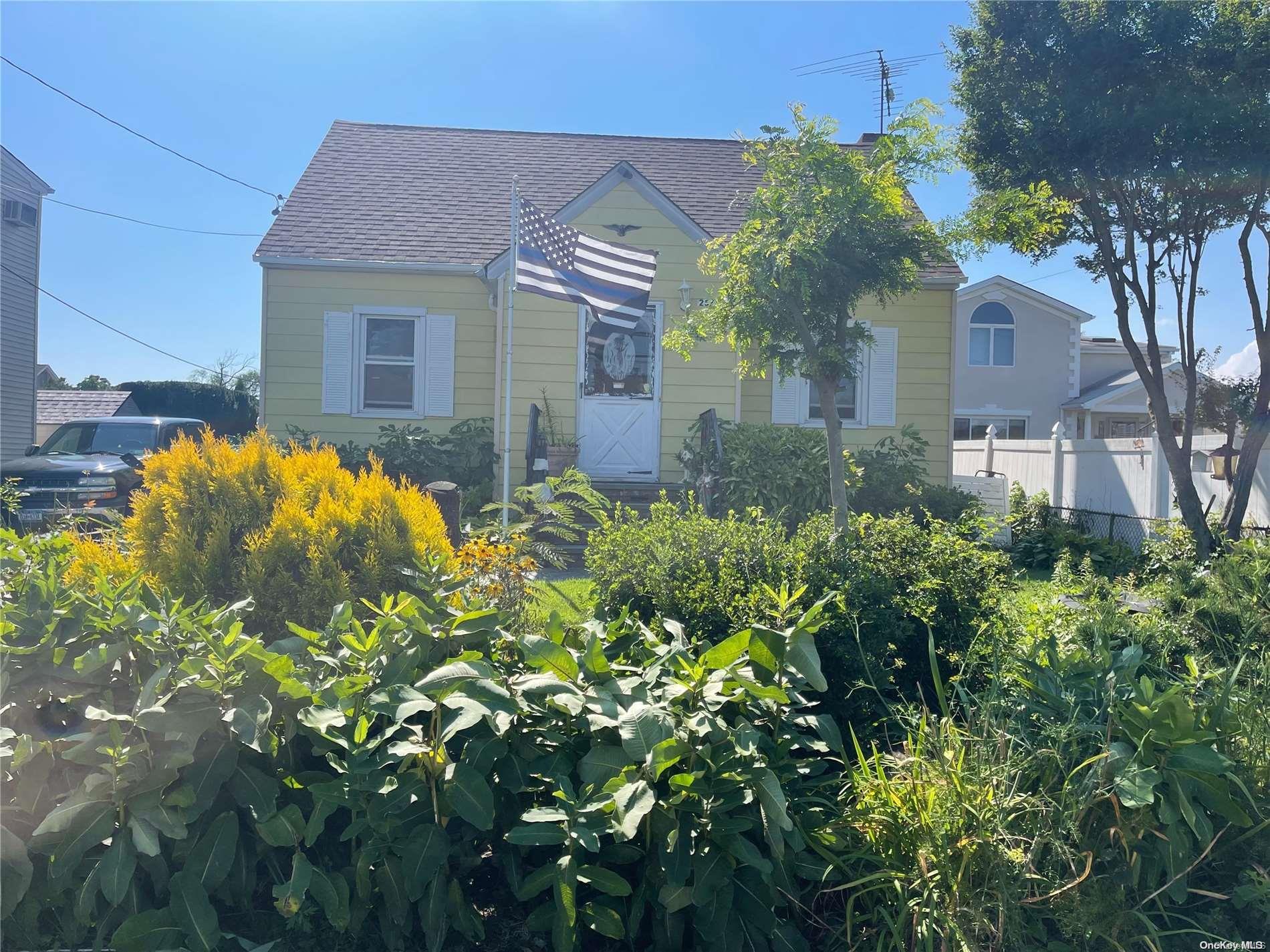 2574 S Saint Marks Avenue, Bellmore, NY 11710