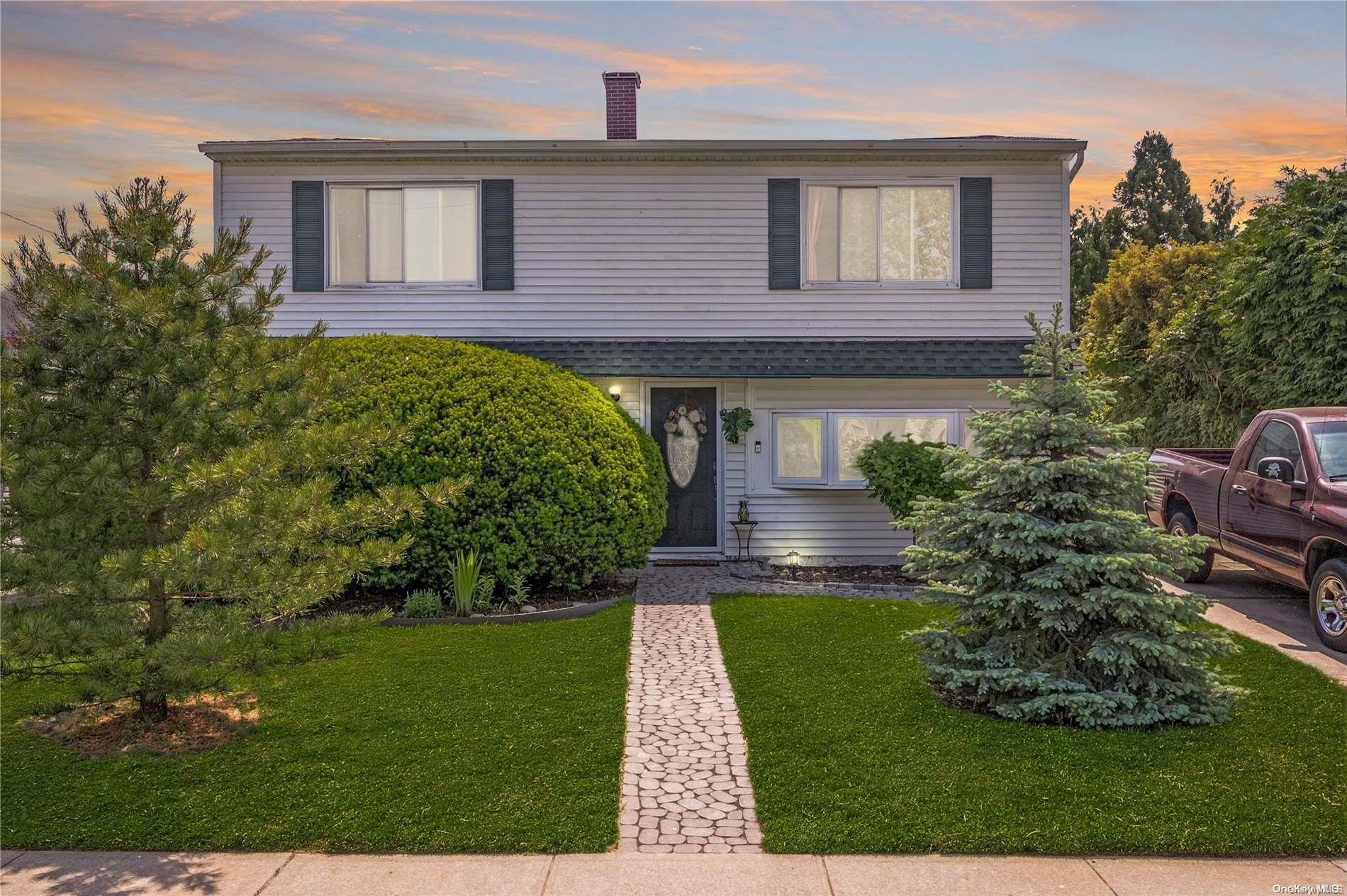 20 Seawane Road, East Rockaway, NY 11518