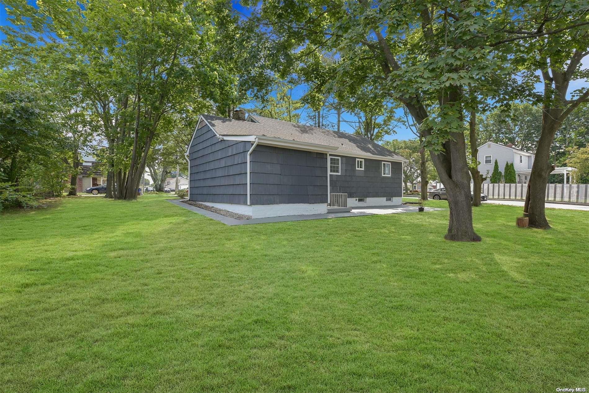 746 Higbie Lane, West Islip, NY 11795