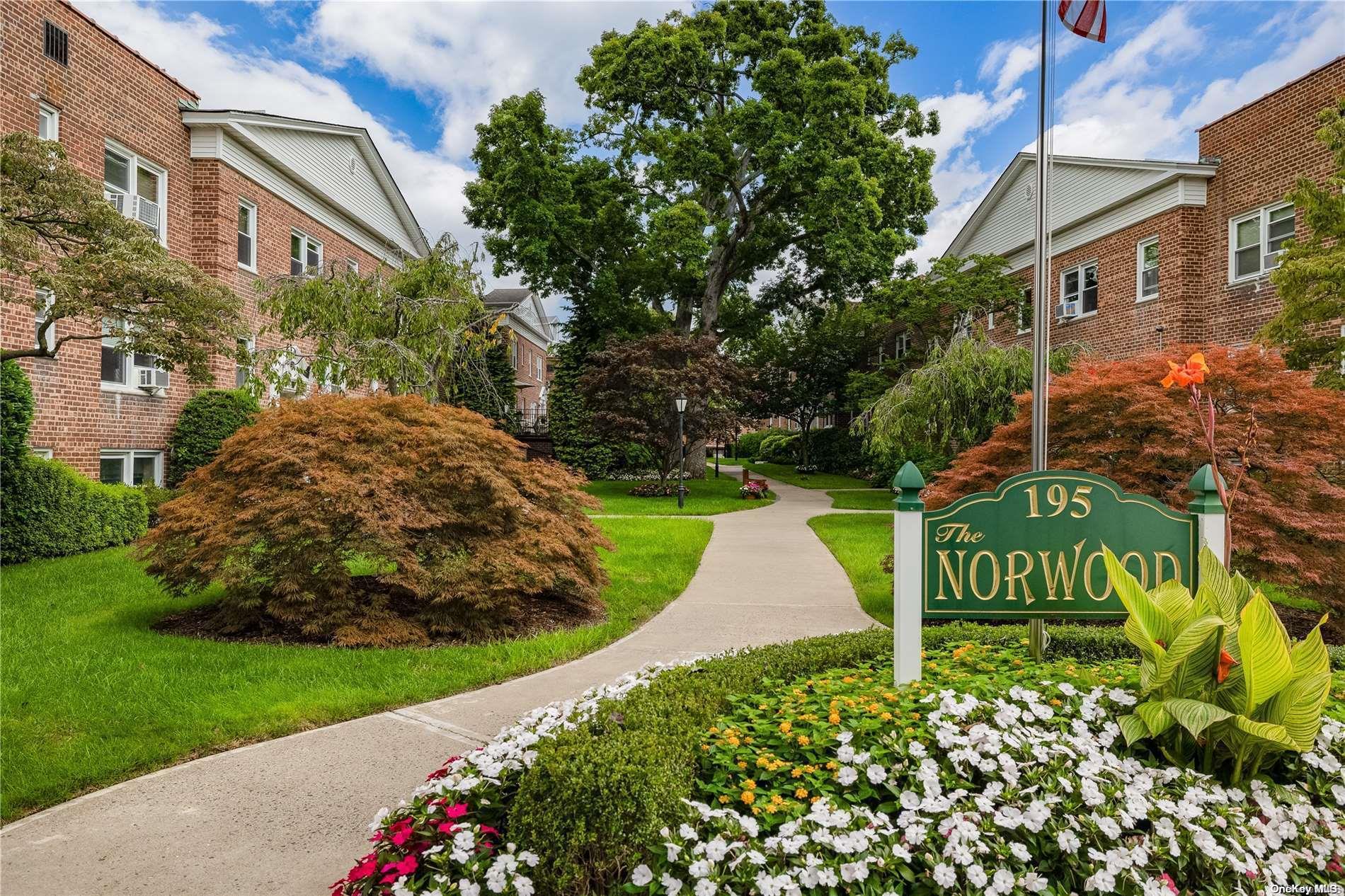 195 N Village Avenue # E2, Rockville Centre, NY 11570