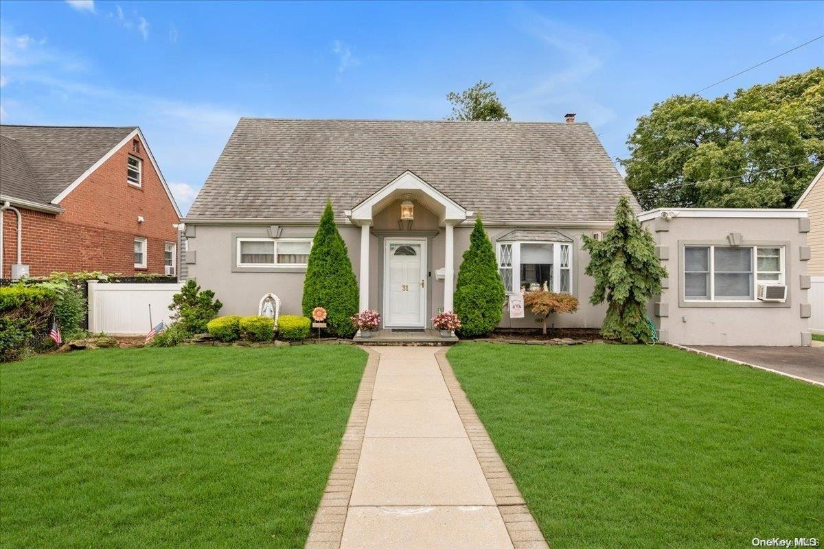 31 5th Avenue, New Hyde Park, NY 11040