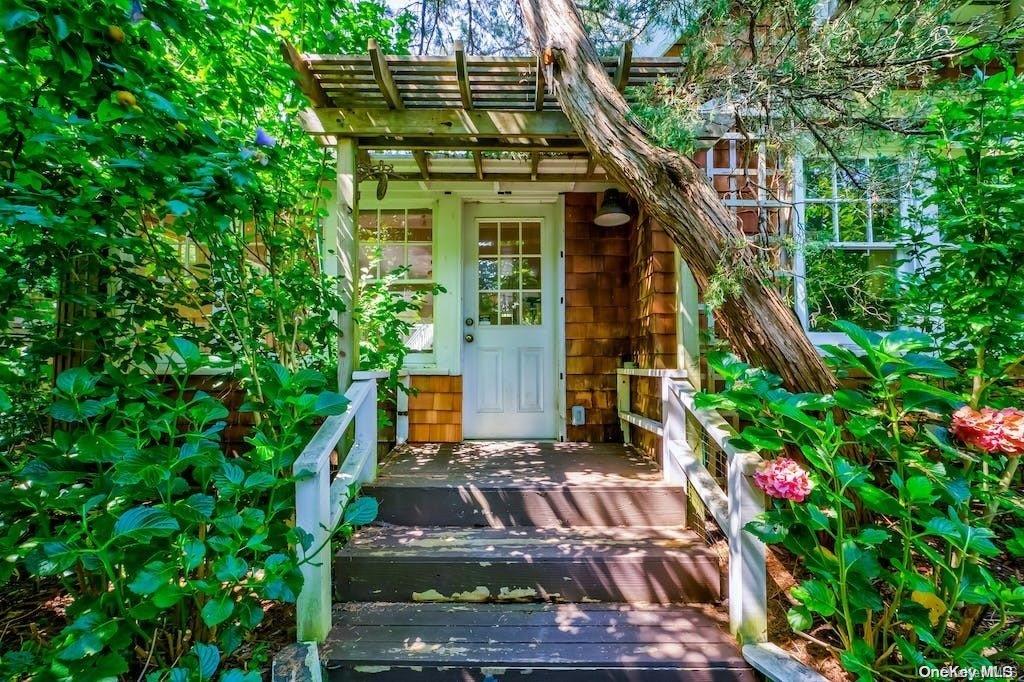 31 Evergreen Avenue, Seaview, NY 11770