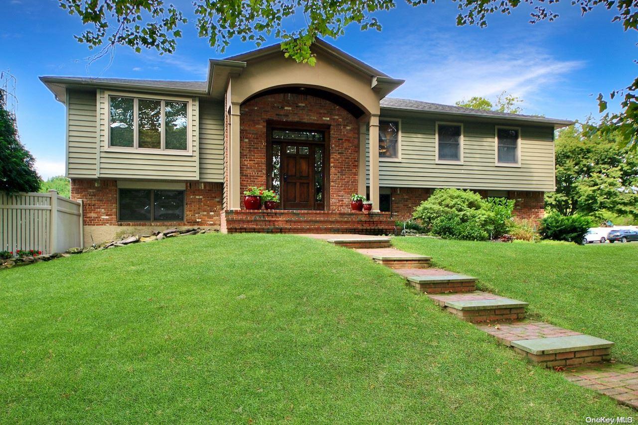 11 Rockrose Lane, East Northport, NY 11731