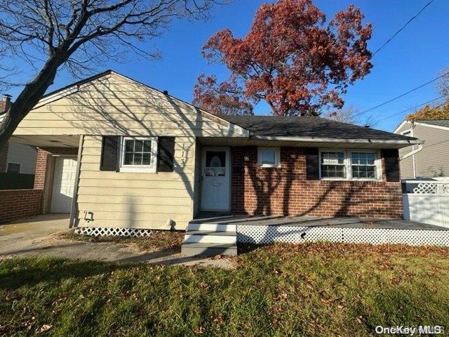 113 Glen Road, North Babylon, NY 11703