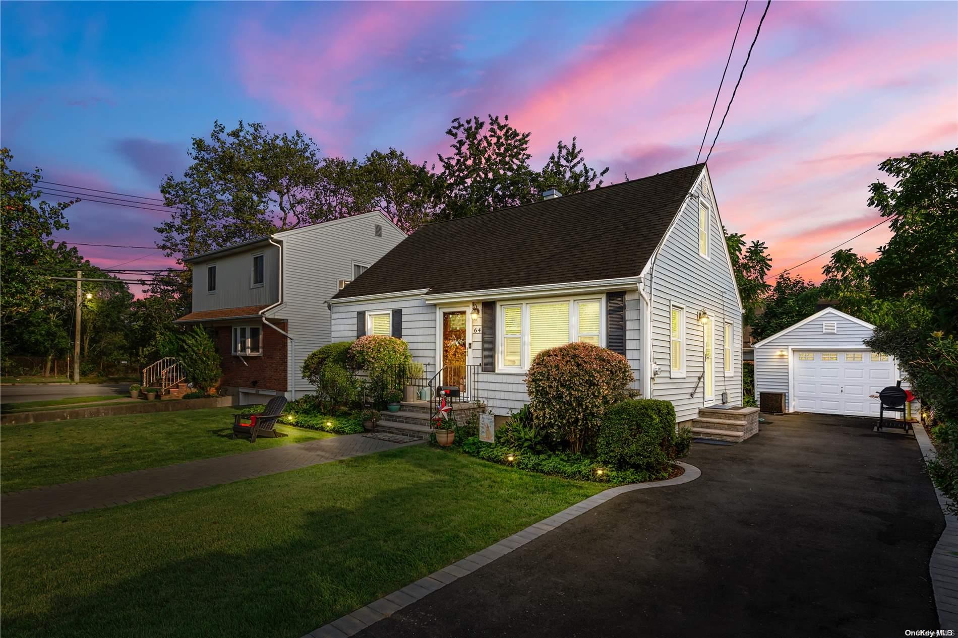 64 Prince Street, New Hyde Park, NY 11040