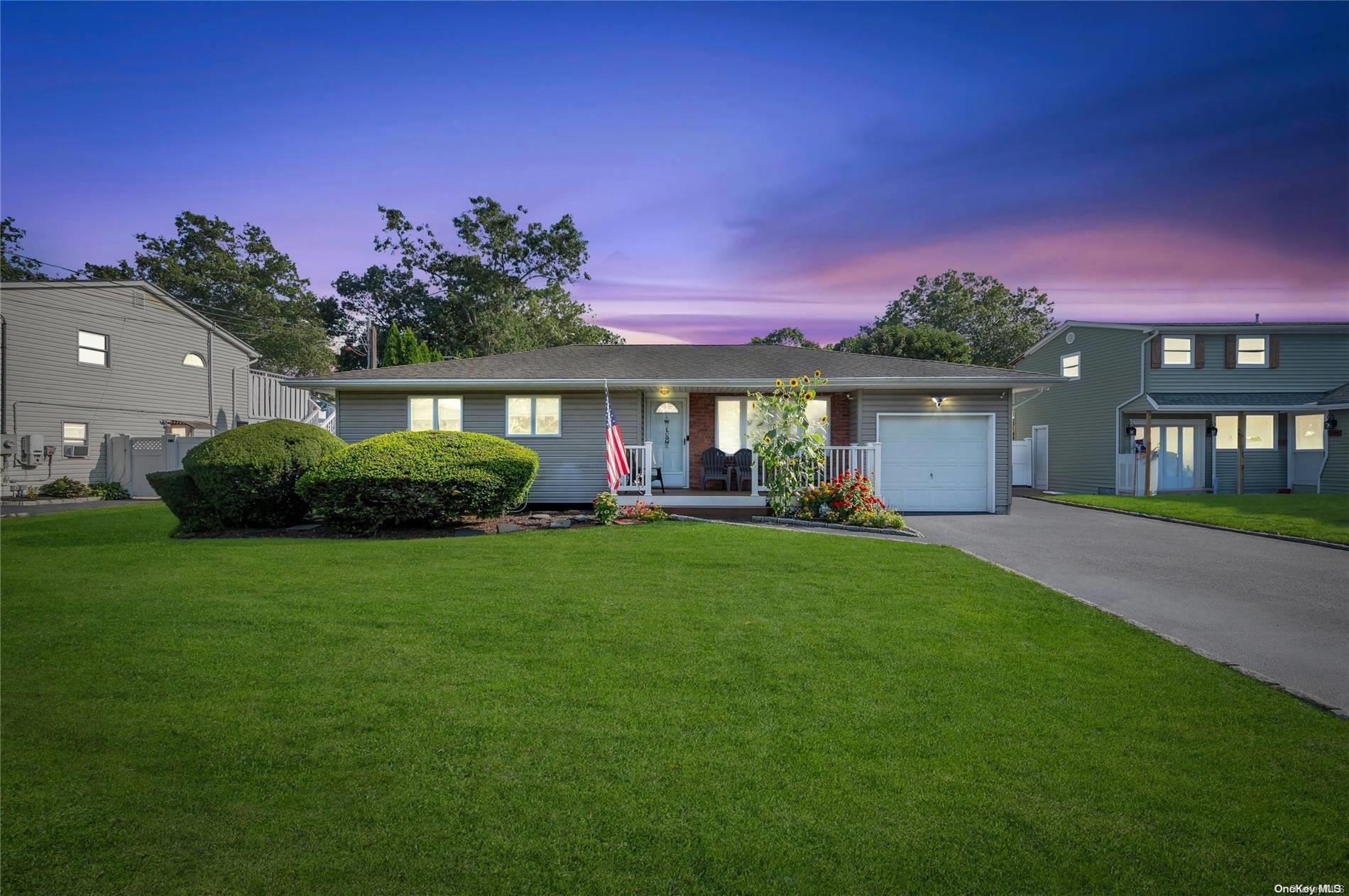 132 Seneca Street, Ronkonkoma, NY 11779