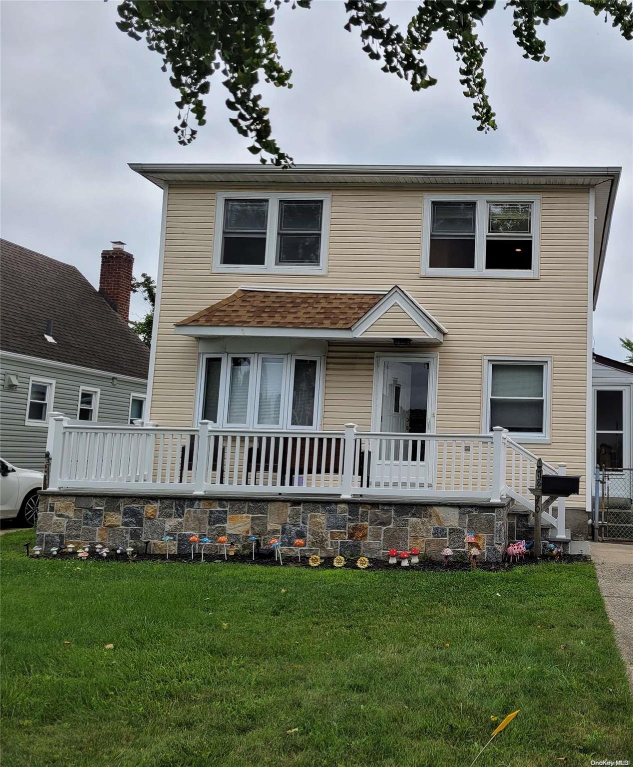 78-40 266th Street, Floral Park, NY 11004