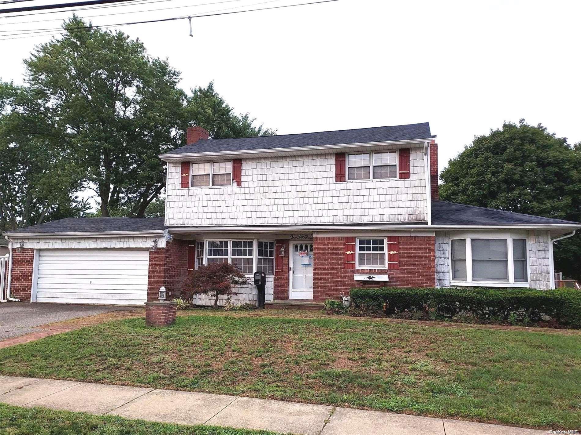 136 Willard Avenue, Farmingdale, NY 11735