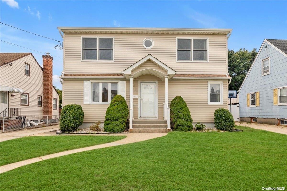 223 Jerome Avenue, Mineola, NY 11501