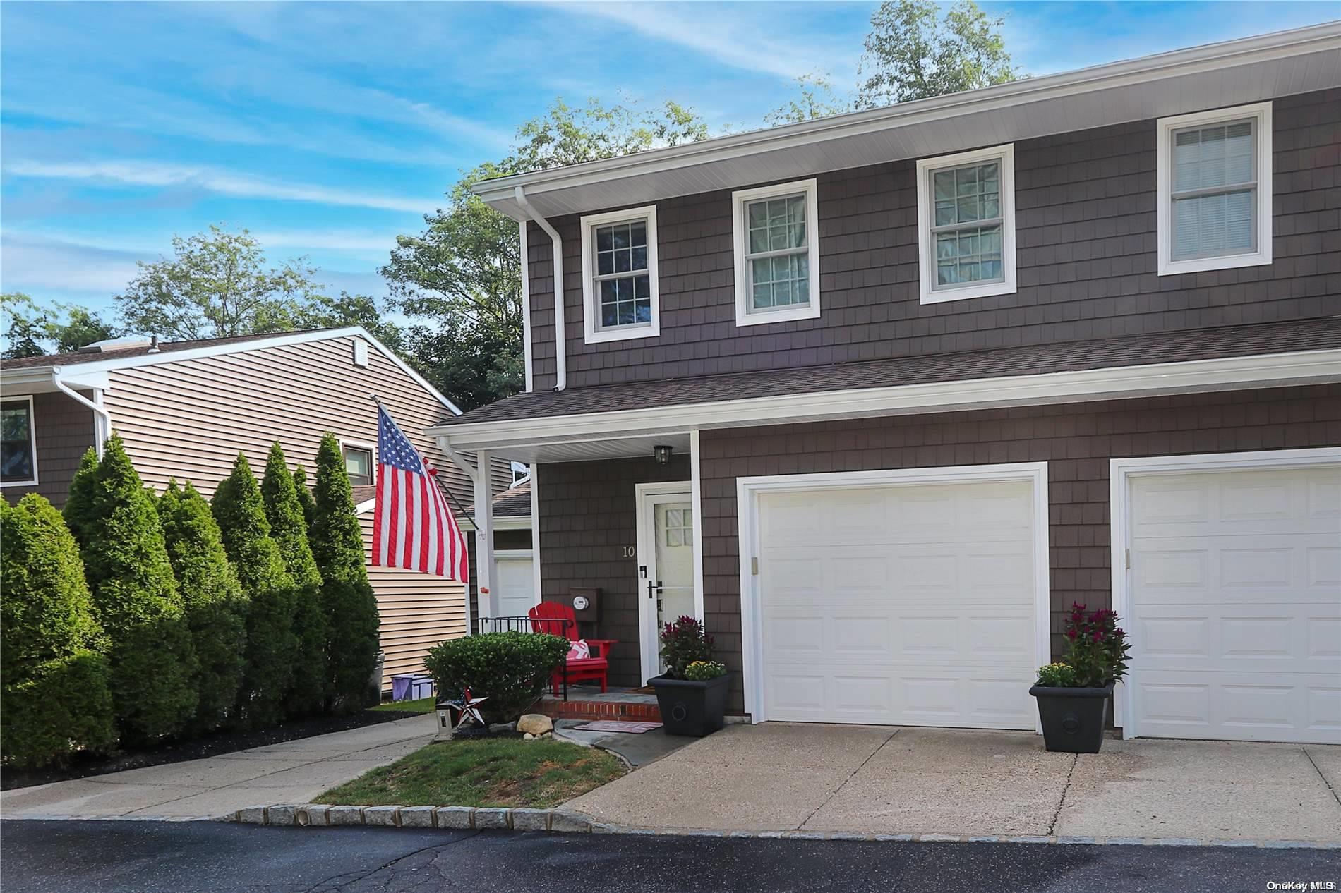 10 Pine Street # ., Huntington, NY 11743