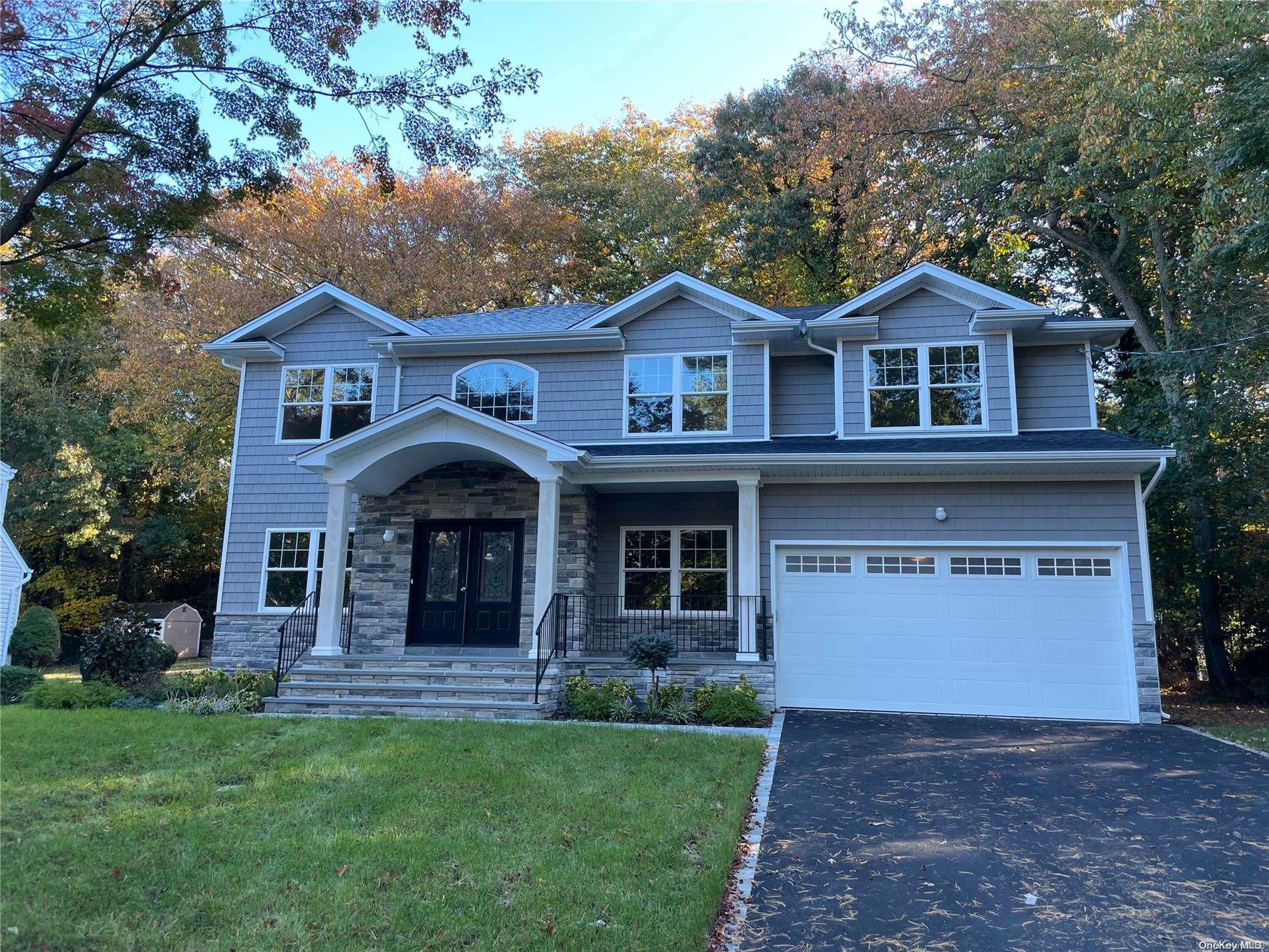 8 Irving Drive, Woodbury, NY 11797