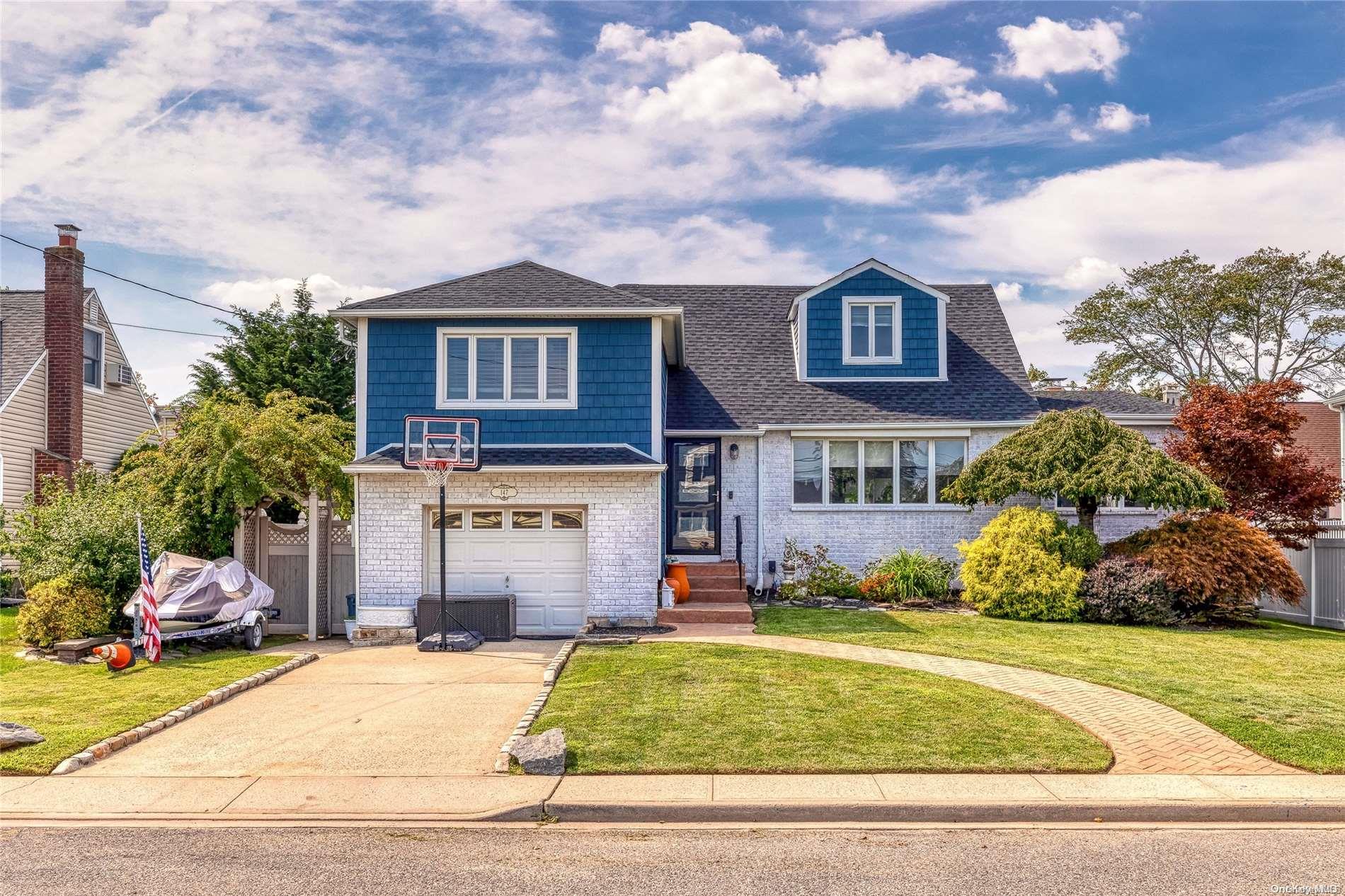 147 Lincoln Avenue, Island Park, NY 11558