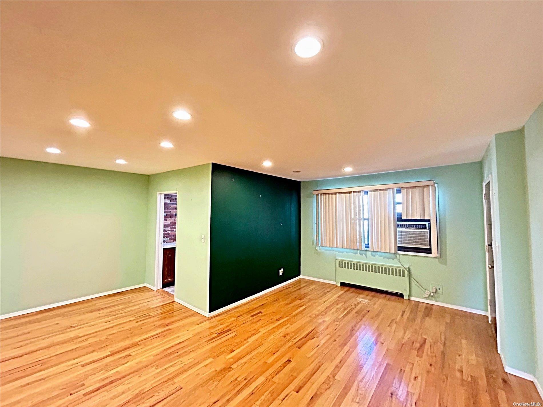 16-05 Utopia Parkway # 1nd FL, Whitestone, NY 11357